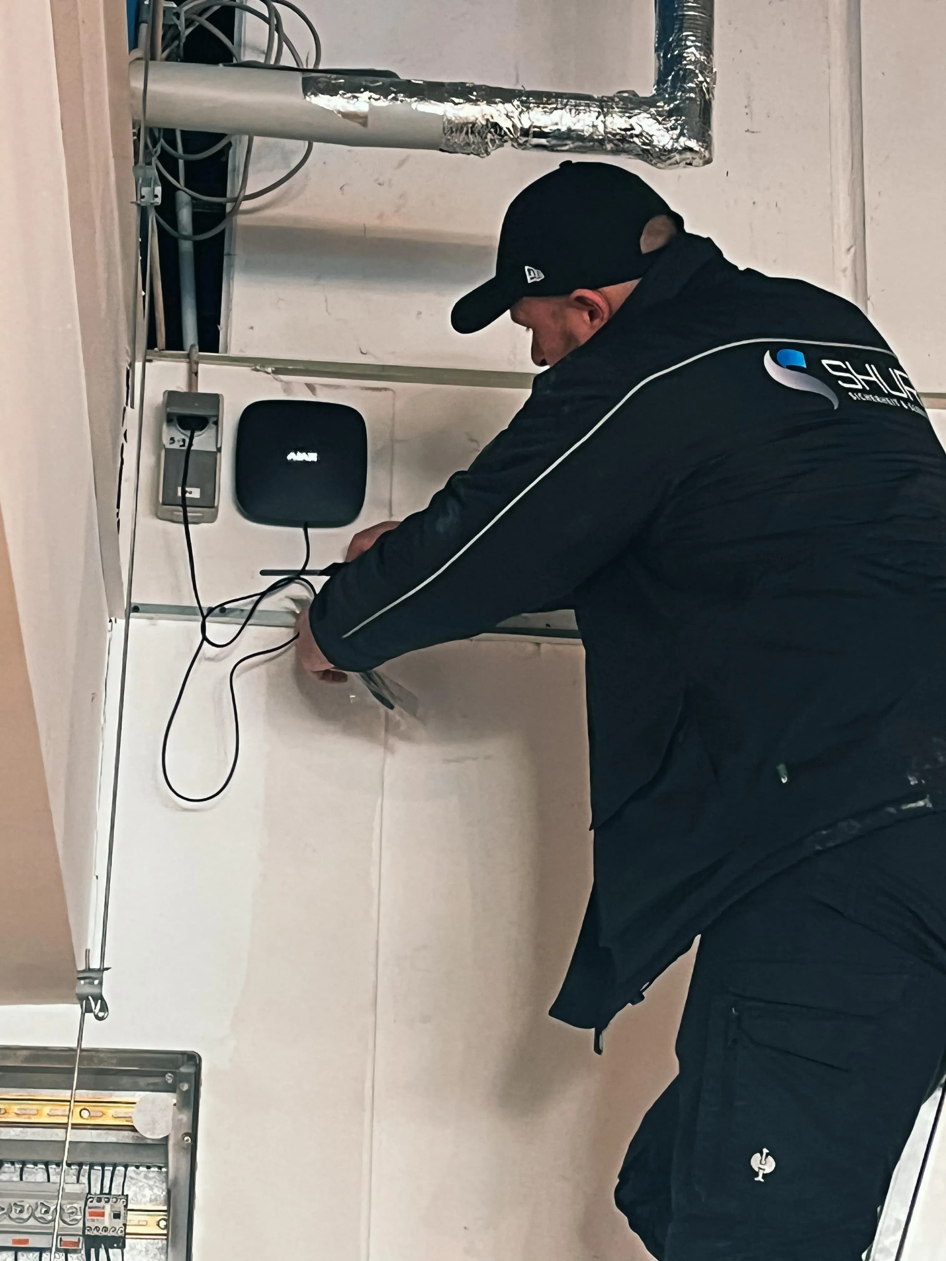 Alarmanlage installieren lassen in Hamburg - Moderne Sicherheitstechnik vom Fachbetrieb